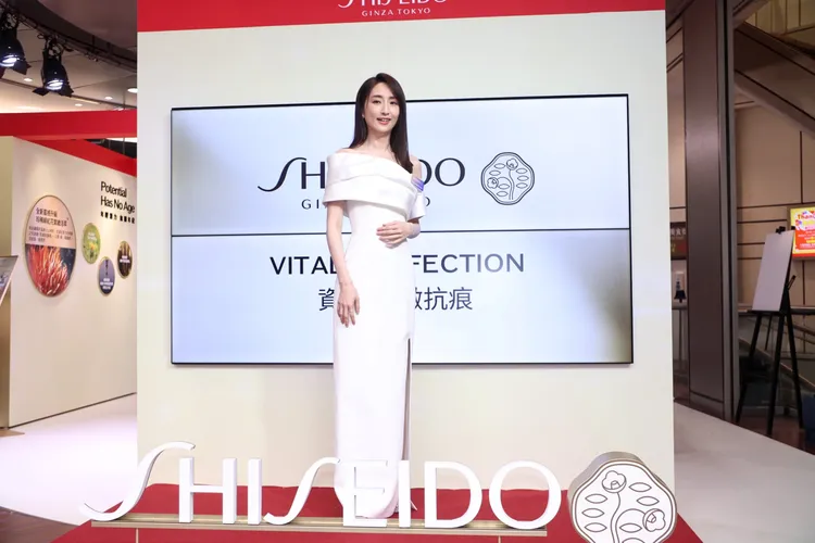 柯佳嬿現身資生堂激抗痕系列新品快閃店。攝影中心攝