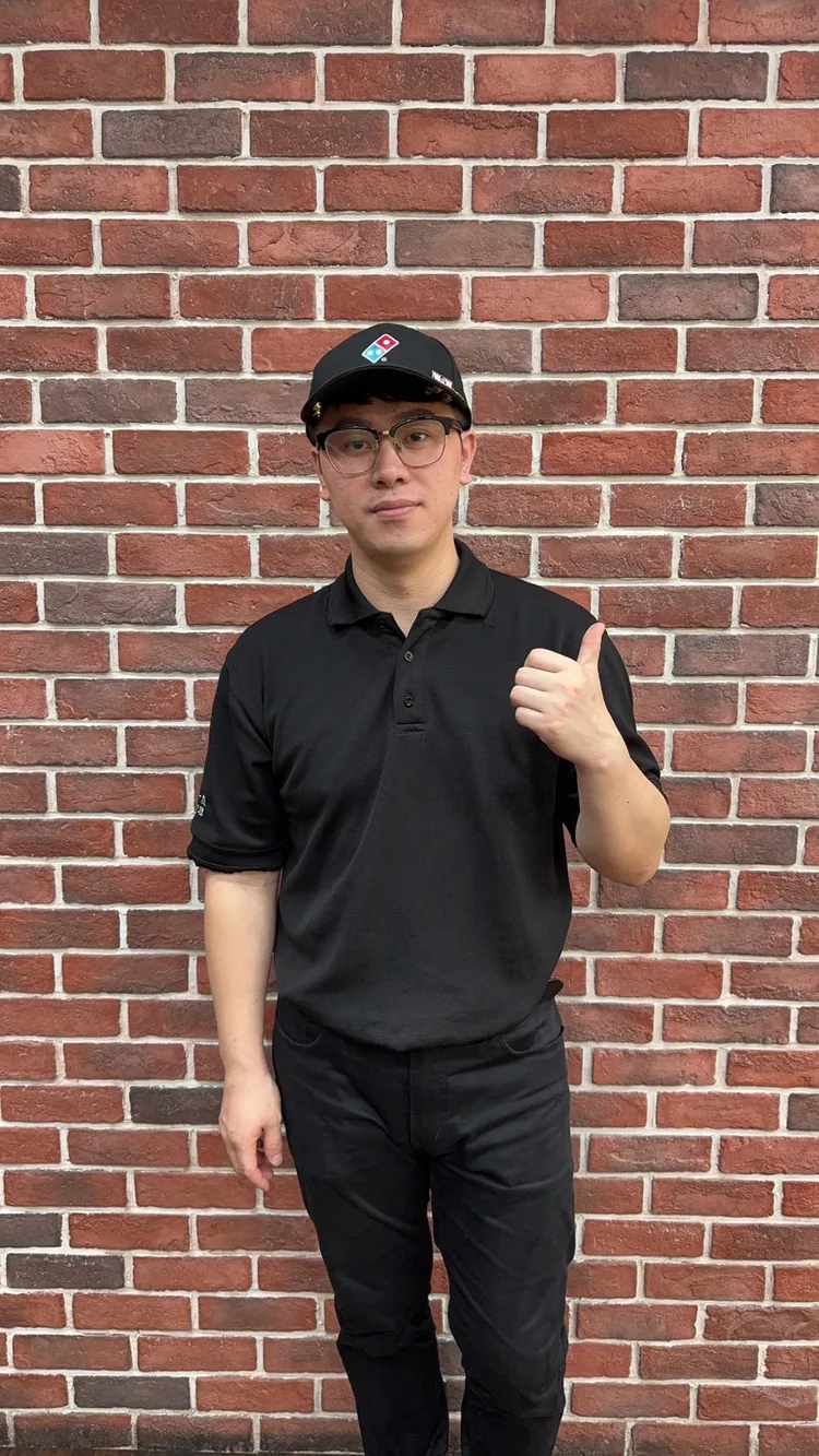 加盟主朱桓毅從18歲起擔任門市工讀生，並在30歲左右成為加盟主，圓了創業夢。業者提供