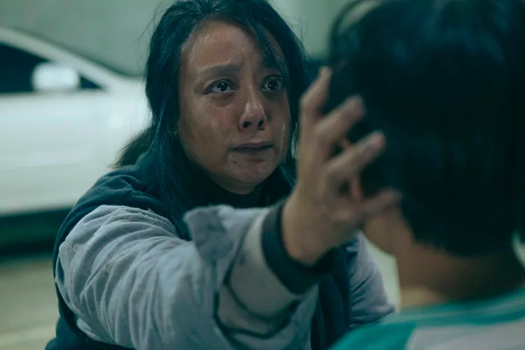 高慧君拍攝時，受甲狀腺功能低下導致的眼睛斜視及複視所苦。華映娛樂提供