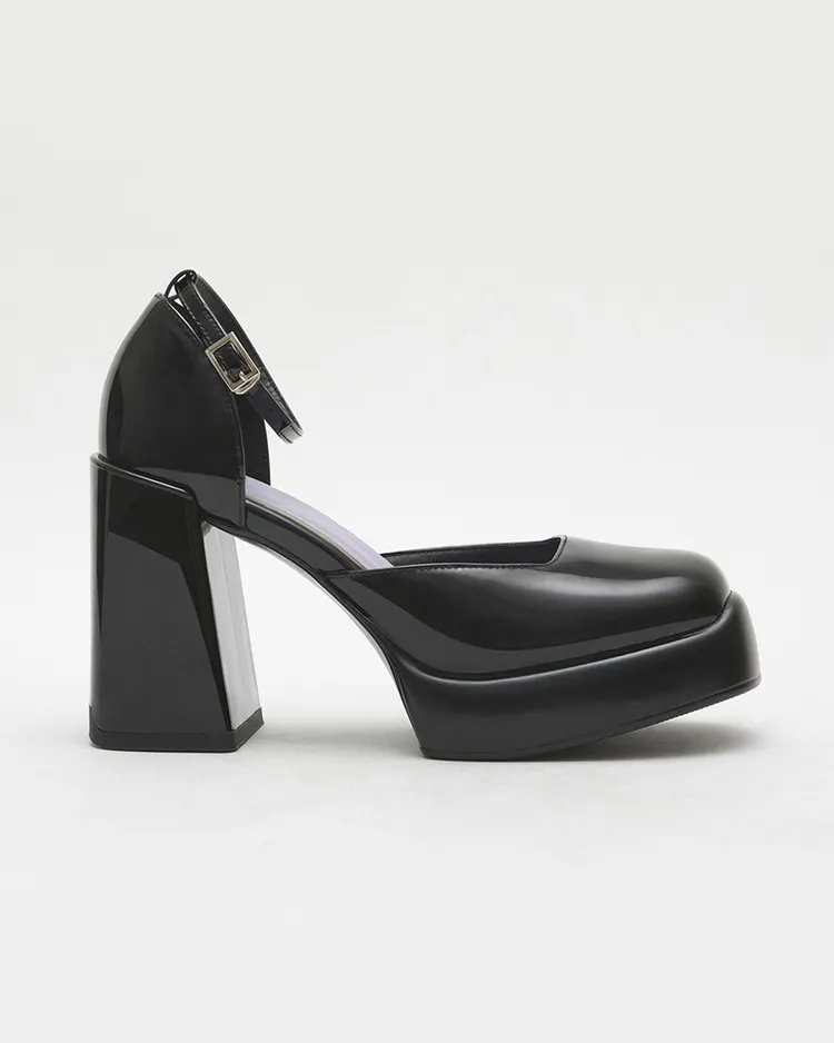 摩登偶像．厚底水台高跟瑪莉珍鞋（時尚黑），1980元。品牌提供