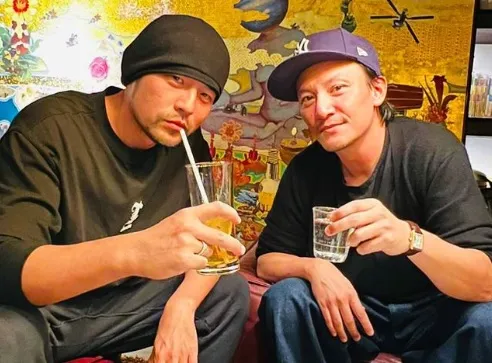 周杰倫和新球友張震合影。翻攝周杰倫IG