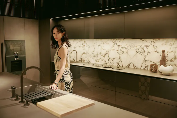 張鈞甯到訪米蘭家具展Molteni&C展區。品牌提供