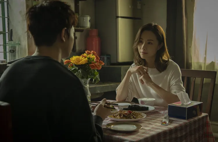 劉以豪大讚鄧麗欣演技。華映提供