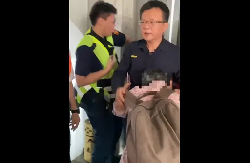北市82歲婦困電梯驚魂2小時　真情流露！脫困後馬上抱「警」