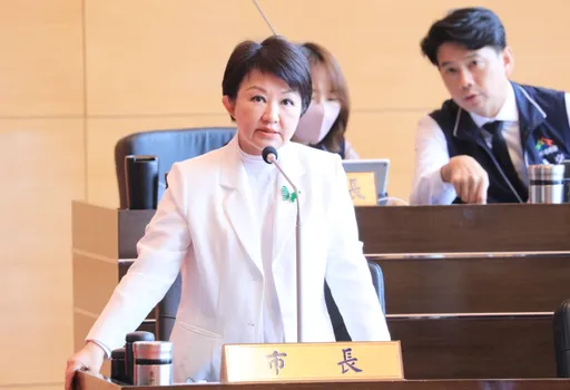 黄子佼网购未成年少女不雅片 卢秀燕重话批:自作孽不可活