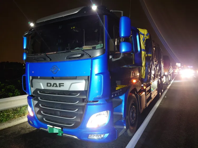 肇事聯結車。民眾提供