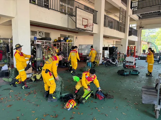 屏東消防特搜隊15人1狗前往花蓮支援 影音探測器發現受困婦