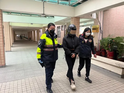 為解決財務問題!英國籍女子鋌而走險 行李夾藏毒品闖關被逮