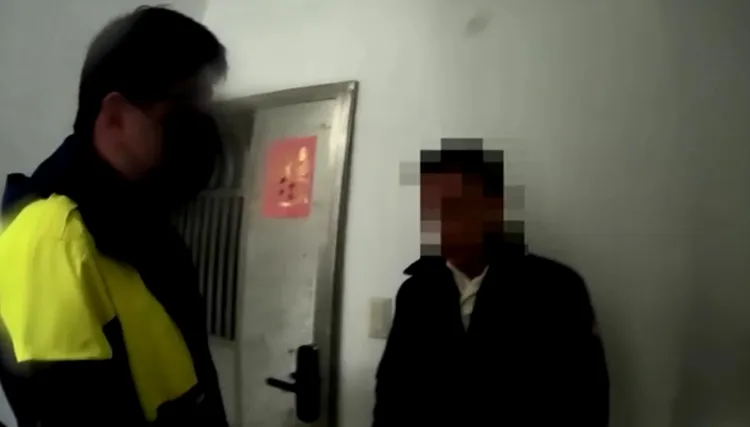 警方前往將郭男帶回。翻攝畫面