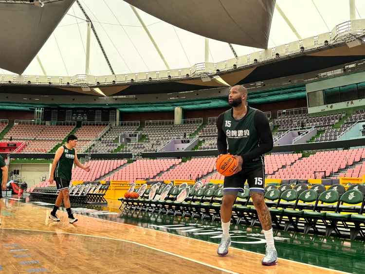 卡森斯投入訓練。  雲豹提供