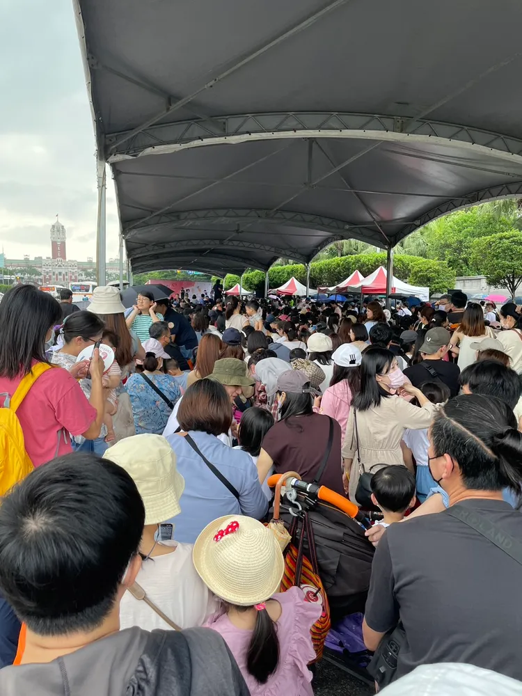 許多民眾帶著小孩一起到凱道，聲援這場護兒集會。讀者提供