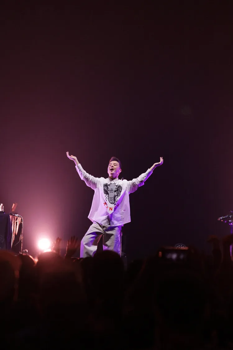 黃耀明選唱《望你早歸》。人山人海提供