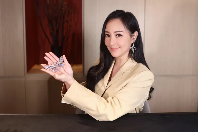 關穎透露近2年對胸針作品相當有興趣。彭欣偉攝