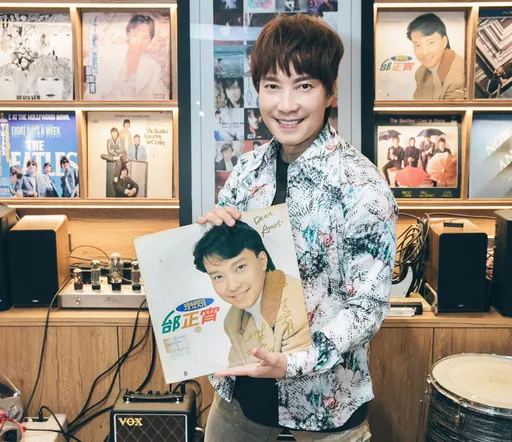 邰正宵嚴重發炎險用拐杖行走 一開口淚水止不住中斷演出