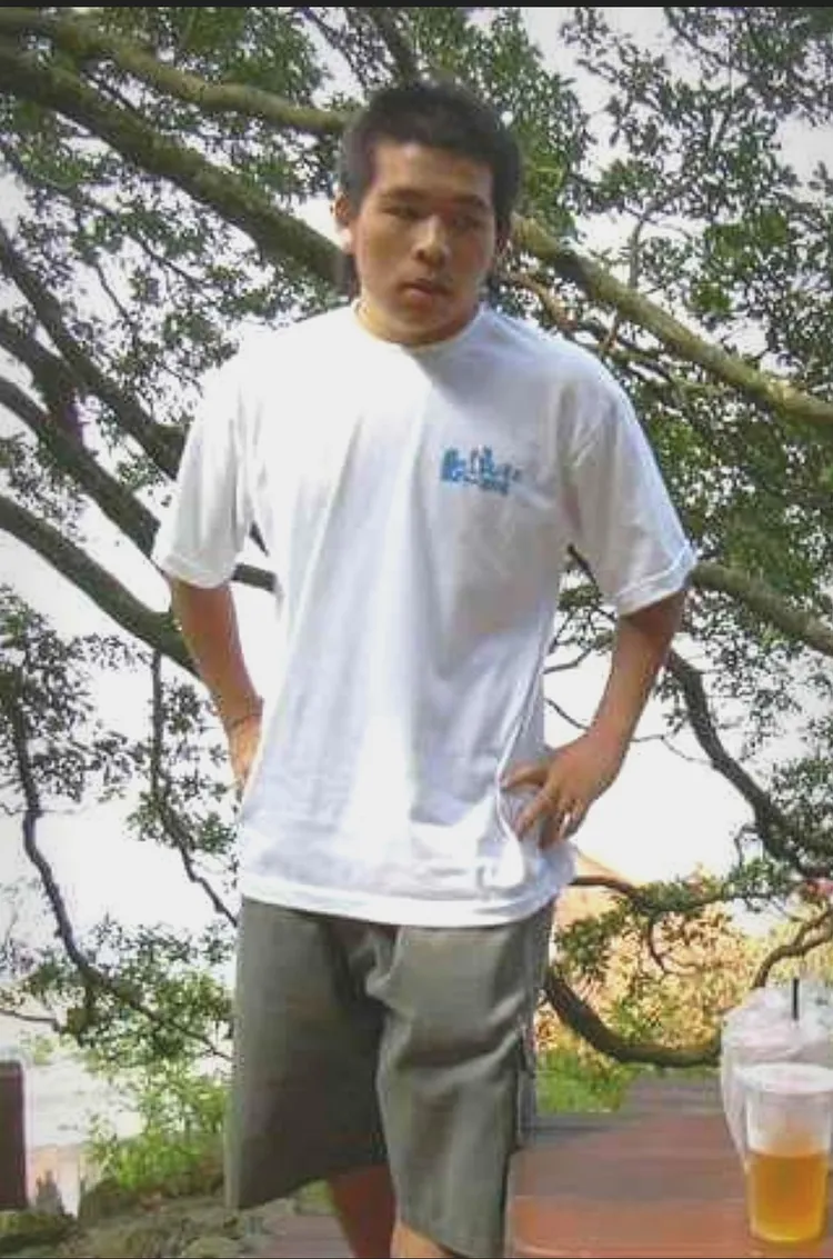 山豬跟風玩「秀出我的20歲」。翻攝山豬臉書