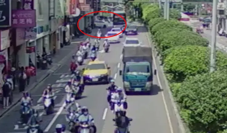 BMW車禍過程。翻攝畫面