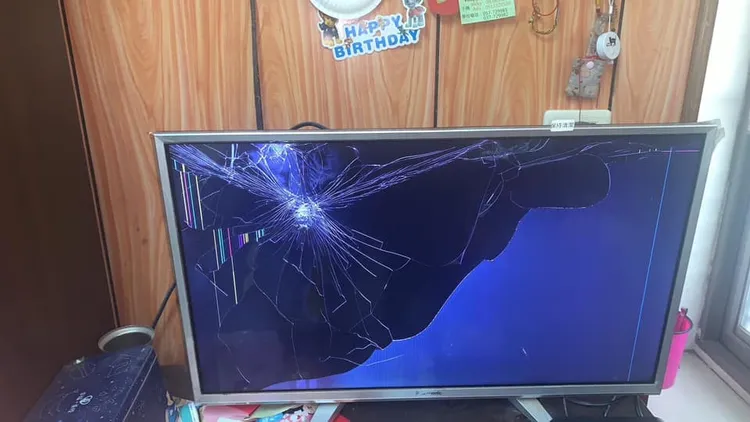 不少網友都分享自己家慘況，透露因此換電視。翻攝自爆廢公社