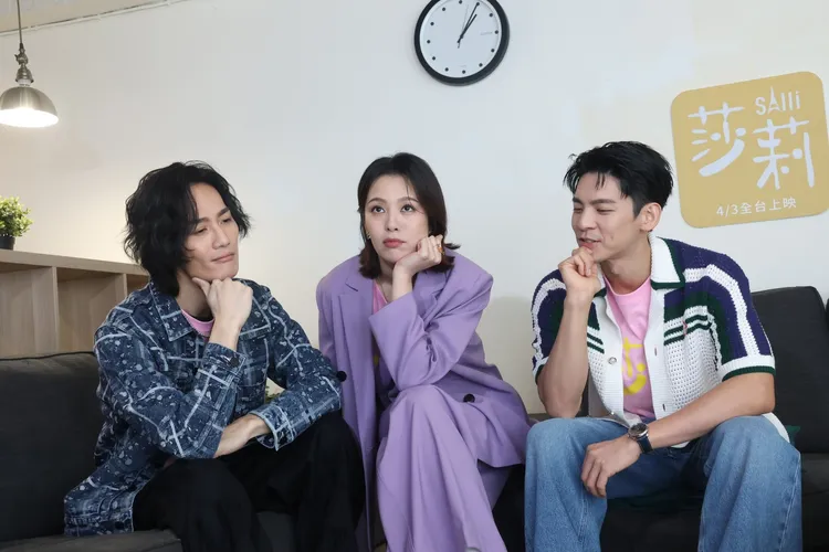 劉品言（中）和林柏宏（右）在片中飾演姐弟。彭欣偉攝