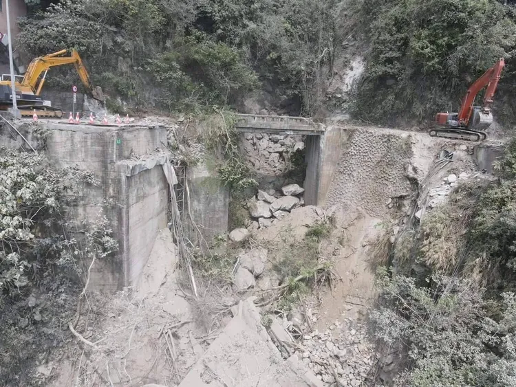 民眾分享下清水橋百年舊橋修復照片。蔡先生提供