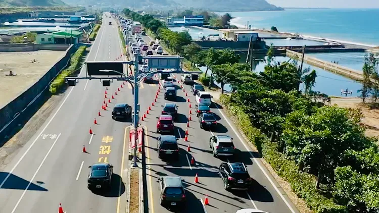 屏東台1南向路段壅塞。警方提供