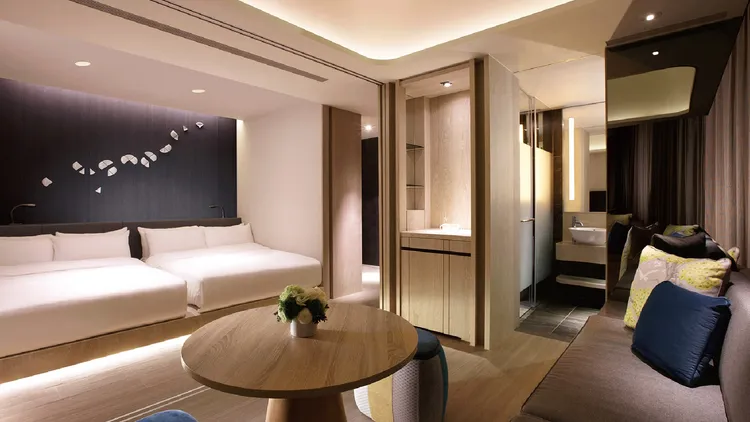 礁溪晶泉丰旅「夏沐蘭陽」限時優惠住房專案，4人入住「泉思家庭套房」，含早餐總共只要6799元起。業者提供