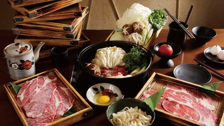 入住「雅緻雙人客房一泊二食」專案，可品嚐三燔礁溪壽喜燒放題晚餐饗宴。業者提供