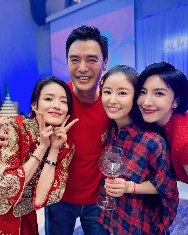 舒淇、阿B、林心如及楊謹華合影。翻攝楊謹華IG