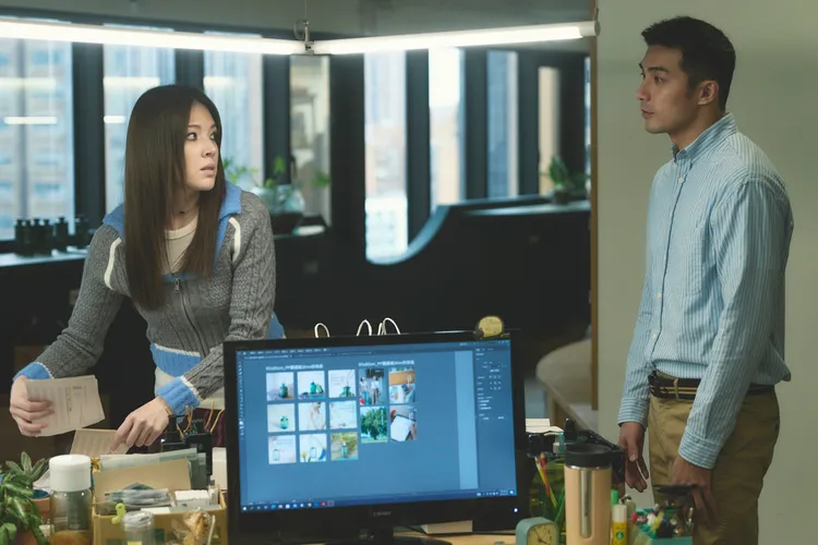 賀軍翔（右）努力維繫與許瑋甯的感情。公共電視、MyVideo提供