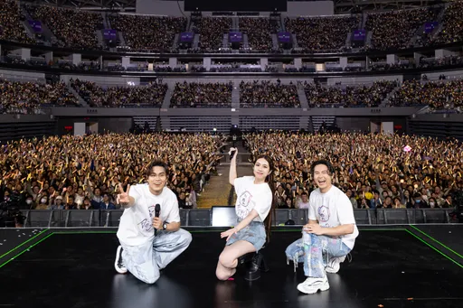 告五人演唱會遇歌迷求婚　台上開唱求婚神曲神助攻