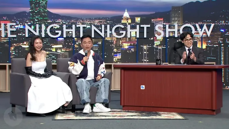 吳宗憲（中）今年1月上《賀瓏夜夜秀》講黃子佼被阻止、消音，左為Albee。翻攝薩泰爾臉書