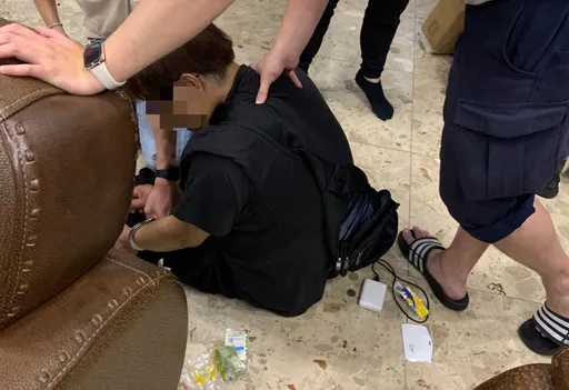 新北男投資股票遭詐50萬 警埋伏逮取款車手