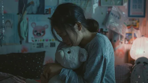 駭人!中小學4生「聯手性虐」鄰居女童 石刑砸腳、指姦下體