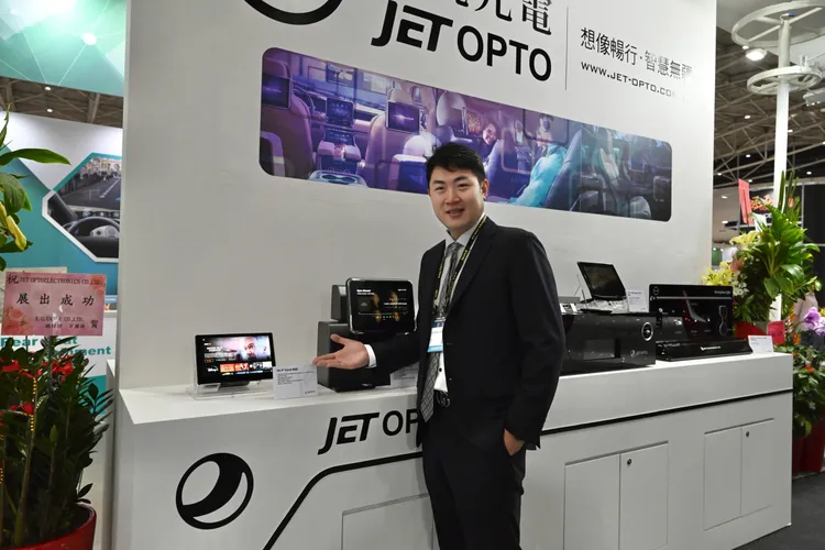 凱鋭光電的自我品牌Vigorplus+在後裝市場的實力也不容小覷，於台灣、日本、澳洲、歐洲、亞太地區皆有相當亮眼的表現及成績。業者提供