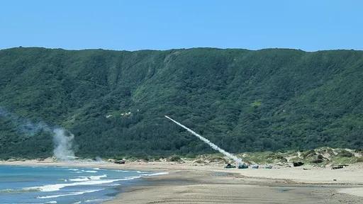 「陸射劍二飛彈」首次演訓 4/9九鵬射擊3枚實彈