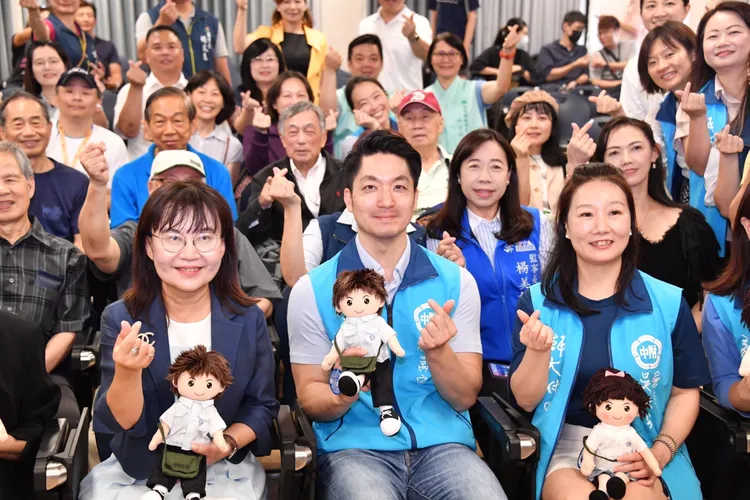 蔣萬安日前參加師大附中77周年校慶暨大數據中心揭牌儀式。台北市府提供