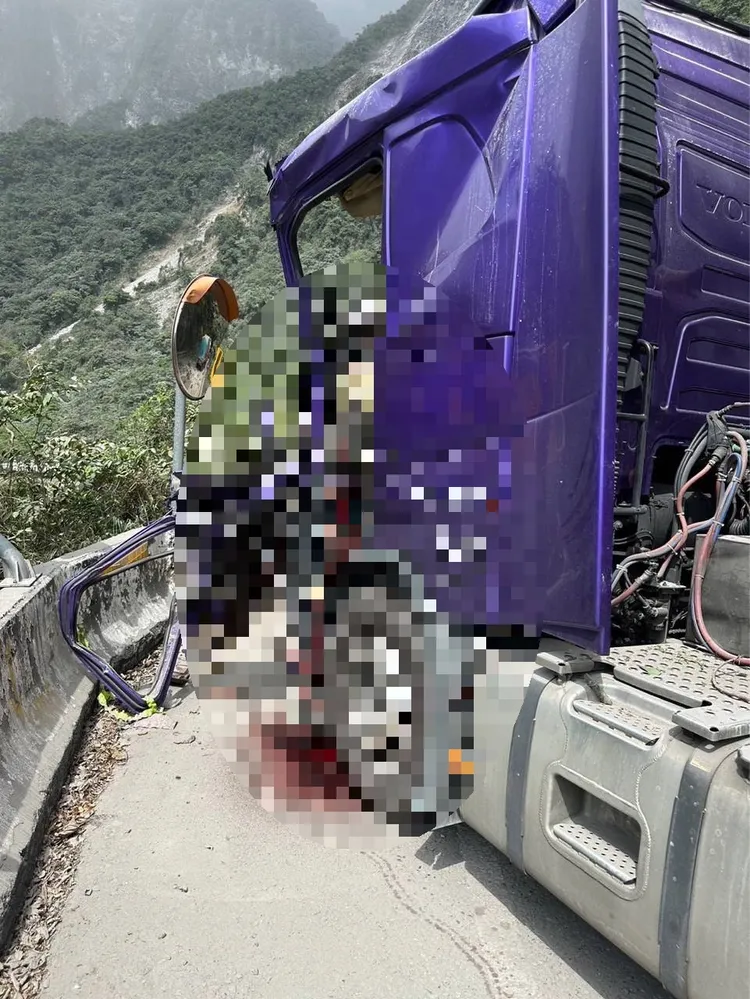 貨車駕駛遭落石砸死。讀者提供