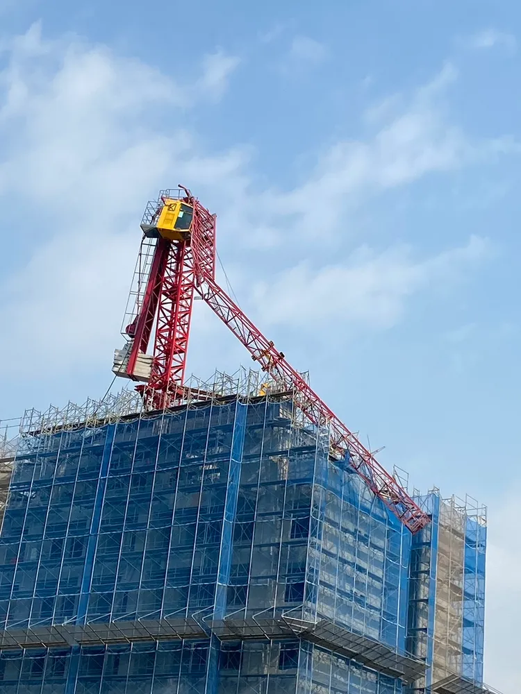 新莊建案頂樓吊臂斷裂
