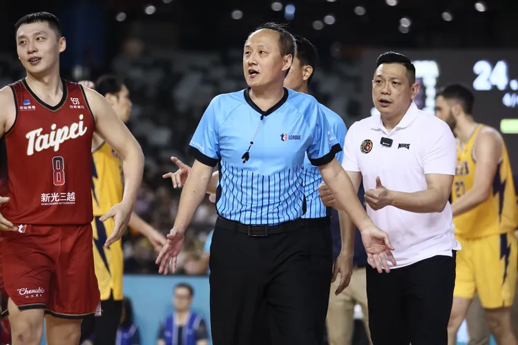 許皓程(右)。彭欣偉攝