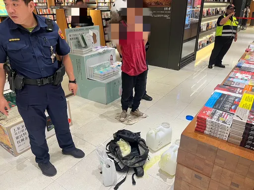 闖勤美誠品潑10公升柴油 台中男縱火動機曝光!公共危險罪收押