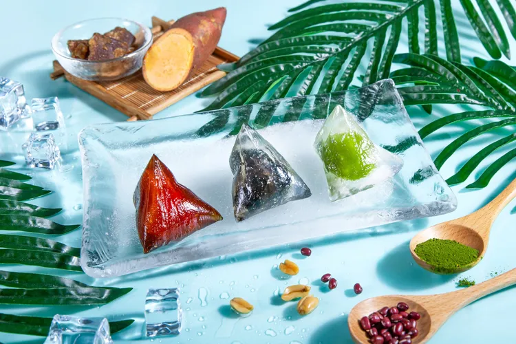 台北萬豪酒店人氣「冰心甜粽禮」，九入裝每組售價699元。業者提供