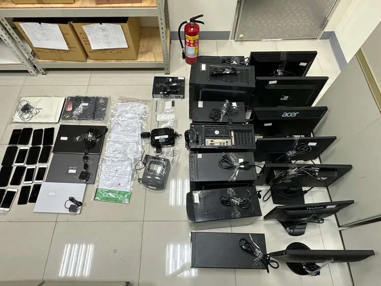 警方查扣相關證物。翻攝畫面
