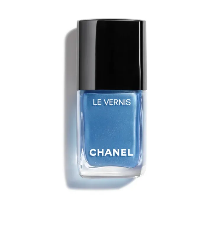 香奈兒時尚釉光指甲有#179藍海，1030元。品牌提供