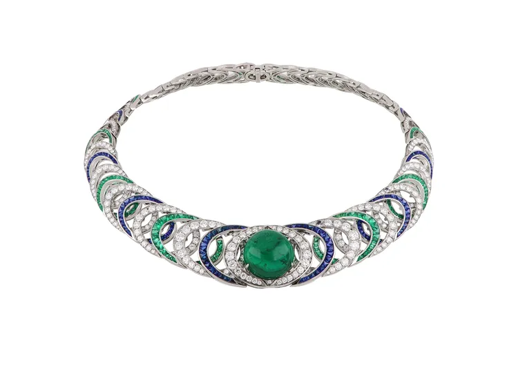 Caput Mundi Emerald頂級祖母綠與鑽石項鍊，代表著羅馬為世界首都，主石為30.68克拉的尚比亞圓形蛋面切割濃豔祖母綠。品牌提供
