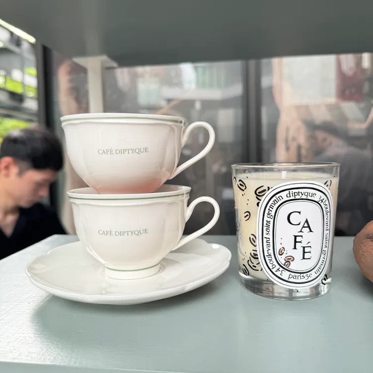 Diptyque自即日起至4月28日，於台北信義區香堤廣場開起了限時咖啡車。張家玲攝