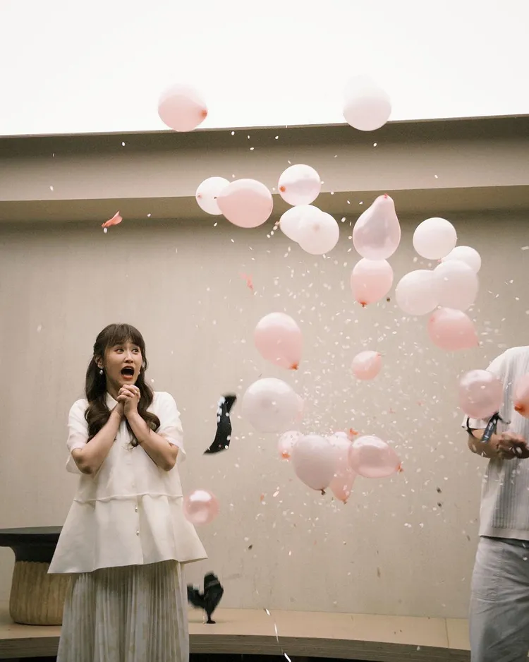 Sandy辦性別揭曉趴飄出粉紅氣球。翻攝Sandy的IG