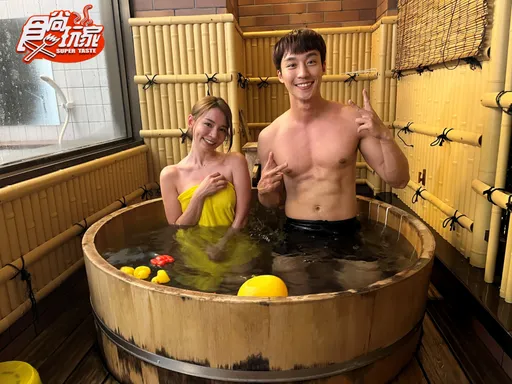 林莎浴巾遮體獻出第一次 加碼爆料「裡面什麼都沒穿!」