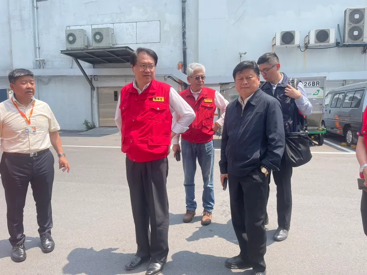 內政部長林右昌（左）和傅崐萁（右）。傅崐萁辦公室提供