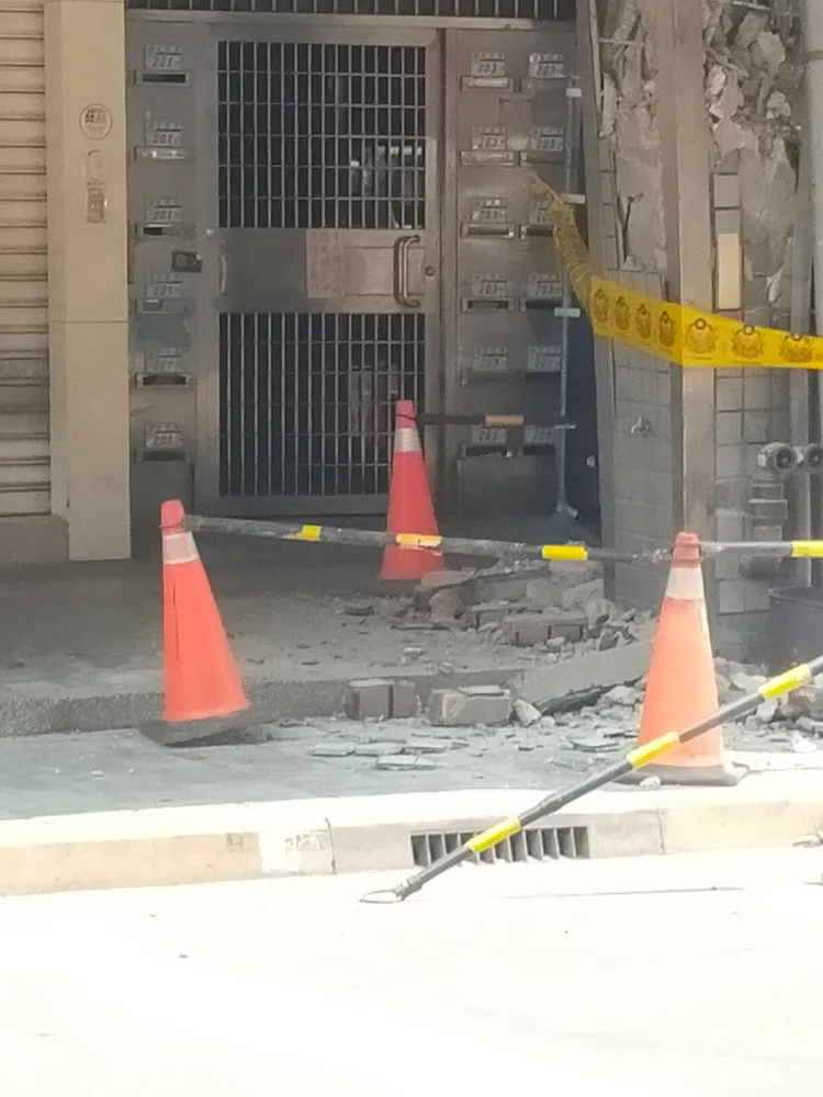 土城大樓傾斜。翻攝自林金結臉書