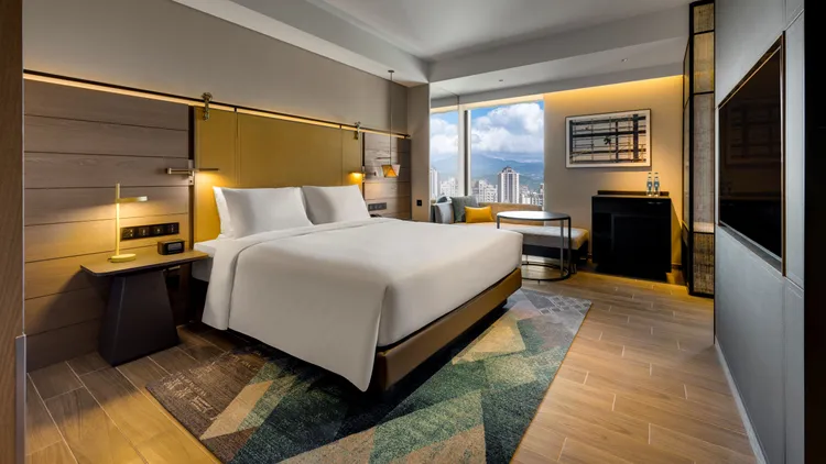 可樂旅遊「高鐵+住宿」商品，特別推薦臺北時代寓所，享受高貴價格卻不貴的尊榮級享受。可樂旅遊提供