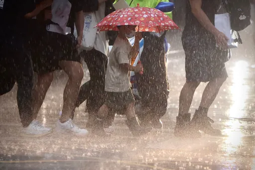 下班雨彈來襲!2縣市大雷雨轟炸  7縣市大雨特報防雷擊